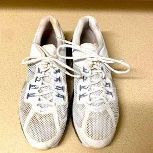 Nike Women’s Air Max size 11